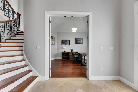 House in Apollo Beach, Florida 5 bedrooms, 387.96 sq.m. № 1786354 - photo 24