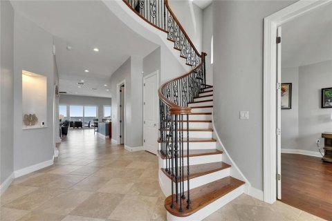 House in Apollo Beach, Florida 5 bedrooms, 387.96 sq.m. № 1786354 - photo 8