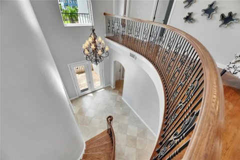 House in Apollo Beach, Florida 5 bedrooms, 387.96 sq.m. № 1786354 - photo 28