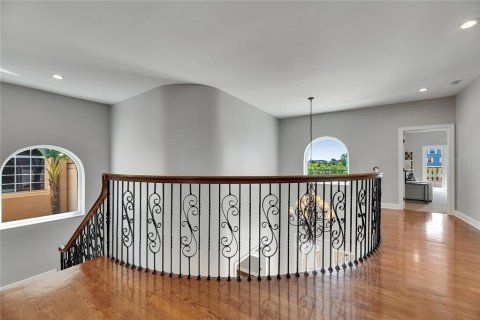House in Apollo Beach, Florida 5 bedrooms, 387.96 sq.m. № 1786354 - photo 27