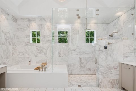 House in Winter Park, Florida 5 bedrooms, 460.33 sq.m. № 1782676 - photo 23