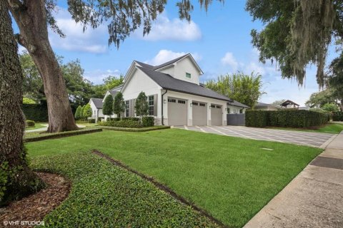 House in Winter Park, Florida 5 bedrooms, 460.33 sq.m. № 1782676 - photo 2