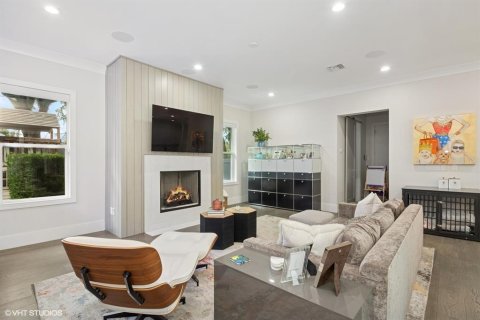 House in Winter Park, Florida 5 bedrooms, 460.33 sq.m. № 1782676 - photo 17