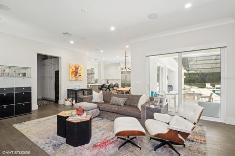 House in Winter Park, Florida 5 bedrooms, 460.33 sq.m. № 1782676 - photo 16