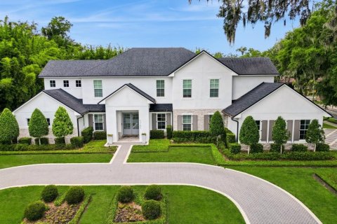 House in Winter Park, Florida 5 bedrooms, 460.33 sq.m. № 1782676 - photo 1
