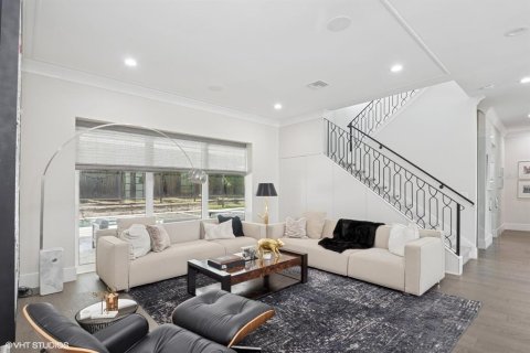 House in Winter Park, Florida 5 bedrooms, 460.33 sq.m. № 1782676 - photo 4