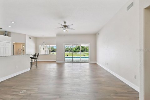 House in North Port, Florida 4 bedrooms, 218.88 sq.m. № 1673495 - photo 8