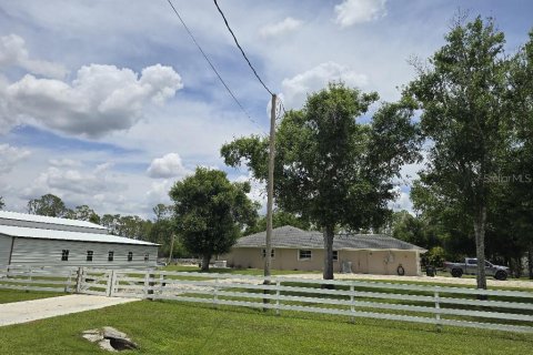 House in North Port, Florida 4 bedrooms, 218.88 sq.m. № 1673495 - photo 1