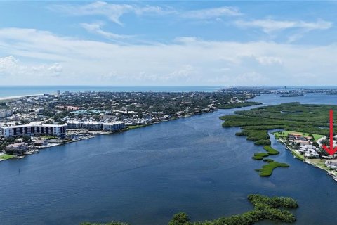 House in Sarasota, Florida 4 bedrooms, 379.23 sq.m. № 2430318 - photo 5