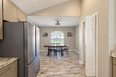 Casa en venta en Tavares, Florida, 4 dormitorios, 206.34 m2 № 2385670 - foto 8