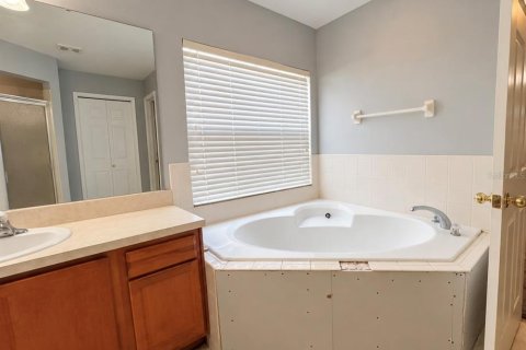 Casa en venta en Tavares, Florida, 4 dormitorios, 206.34 m2 № 2385670 - foto 11