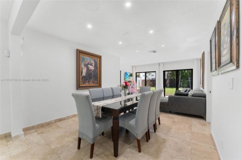 Villa ou maison à vendre à Miami Beach, Floride: 4 chambres № 1938563 - photo 25