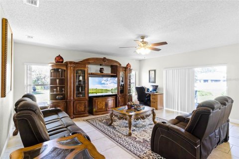 Casa en venta en Kissimmee, Florida, 4 dormitorios, 260.68 m2 № 1798354 - foto 18