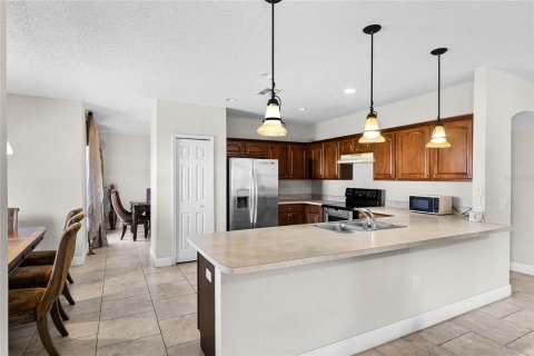 Casa en venta en Kissimmee, Florida, 4 dormitorios, 260.68 m2 № 1798354 - foto 17