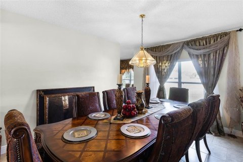 Casa en venta en Kissimmee, Florida, 4 dormitorios, 260.68 m2 № 1798354 - foto 9