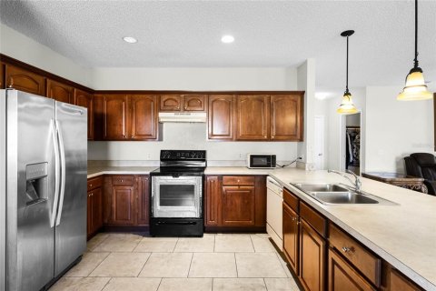 Casa en venta en Kissimmee, Florida, 4 dormitorios, 260.68 m2 № 1798354 - foto 16