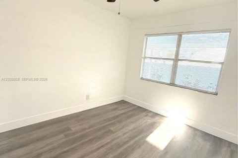 Apartamento en alquiler en Hallandale Beach, Florida, 1 dormitorio, 236.25 m2 № 2066911 - foto 4