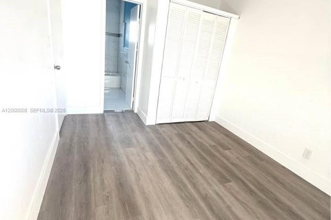 Apartamento en alquiler en Hallandale Beach, Florida, 1 dormitorio, 236.25 m2 № 2066911 - foto 3