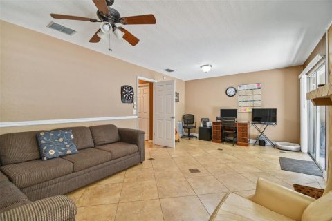 Townhouse in Tampa, Florida 3 bedrooms, 172.61 sq.m. № 1882699 - photo 10