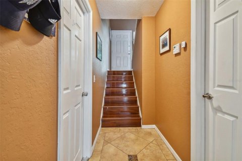 Townhouse in Tampa, Florida 3 bedrooms, 172.61 sq.m. № 1882699 - photo 5