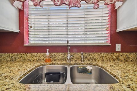 Townhouse in Tampa, Florida 3 bedrooms, 172.61 sq.m. № 1882699 - photo 17