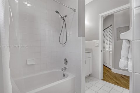 Condominio en venta en Stuart, Florida, 3 dormitorios, 158.86 m2 № 1997893 - foto 28