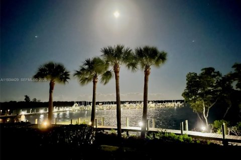 Condominio en Stuart, Florida, 3 dormitorios  № 1997893