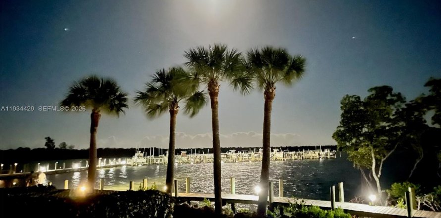 Condominio en Stuart, Florida, 3 dormitorios  № 1997893