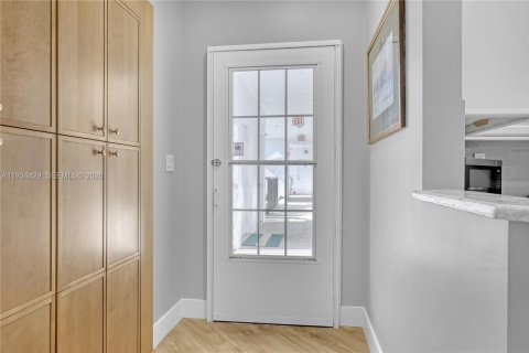 Condominio en venta en Stuart, Florida, 3 dormitorios, 158.86 m2 № 1997893 - foto 5