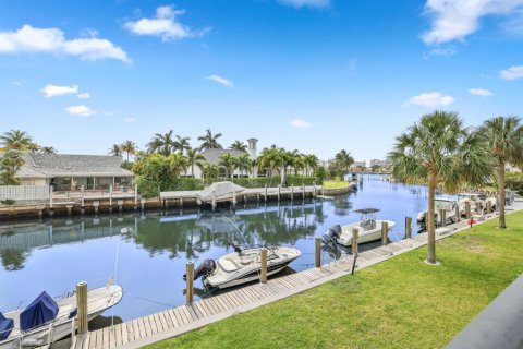 Townhouse in Delray Beach, Florida 2 bedrooms, 107.02 sq.m. № 1182361 - photo 1