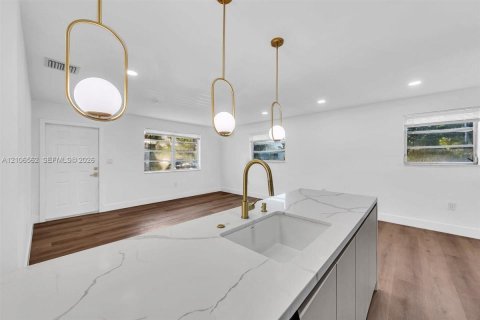Casa en venta en West Park, Florida, 3 dormitorios, 92.9 m2 № 2426050 - foto 15