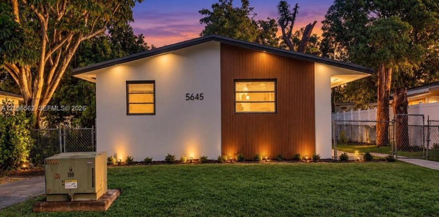 Casa en West Park, Florida 3 dormitorios, 92.9 m2 № 2426050