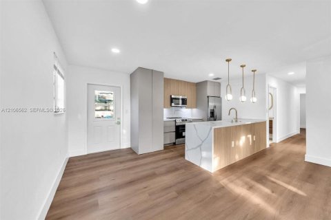 Casa en venta en West Park, Florida, 3 dormitorios, 92.9 m2 № 2426050 - foto 12