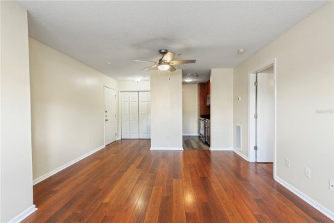 Condominio en alquiler en Saint Petersburg, Florida, 1 dormitorio, 61.78 m2 № 2427099 - foto 6