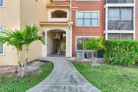 Condominio en Saint Petersburg, Florida, 1 dormitorio  № 2427099