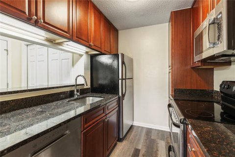 Condominio en alquiler en Saint Petersburg, Florida, 1 dormitorio, 61.78 m2 № 2427099 - foto 3