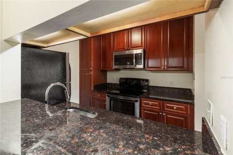 Condominio en alquiler en Saint Petersburg, Florida, 1 dormitorio, 61.78 m2 № 2427099 - foto 4