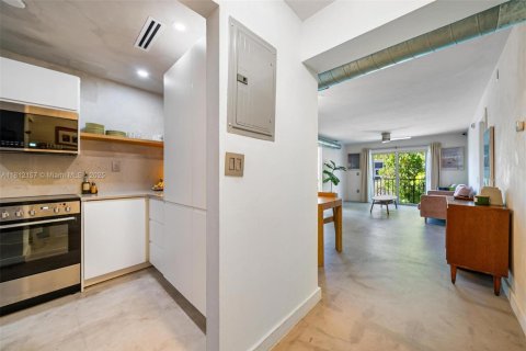 Condo in Miami Beach, Florida, 2 bedrooms  № 1797486 - photo 4