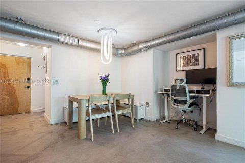 Condo in Miami Beach, Florida, 2 bedrooms  № 1797486 - photo 13