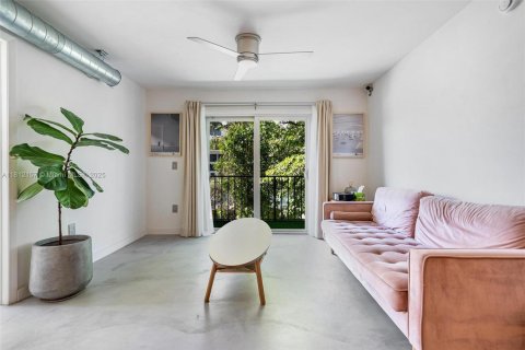 Condo in Miami Beach, Florida, 2 bedrooms  № 1797486 - photo 2