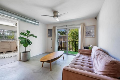 Condo in Miami Beach, Florida, 2 bedrooms  № 1797486 - photo 15