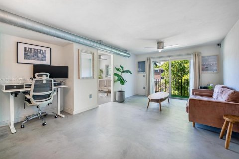 Condo in Miami Beach, Florida, 2 bedrooms  № 1797486 - photo 14