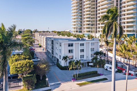 Condominio en alquiler en West Palm Beach, Florida, 1 dormitorio, 62.52 m2 № 1031615 - foto 1