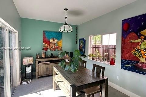 House in Miami, Florida 4 bedrooms, 167.6 sq.m. № 1999631 - photo 8