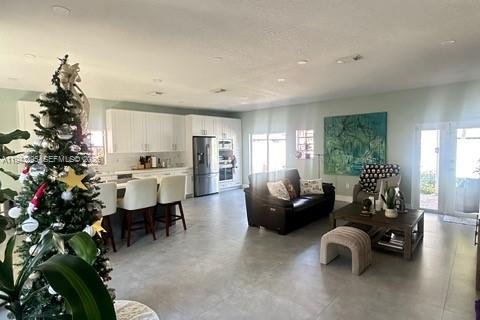 House in Miami, Florida 4 bedrooms, 167.6 sq.m. № 1999631 - photo 5