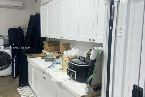 House in Miami, Florida 4 bedrooms, 167.6 sq.m. № 1999631 - photo 28