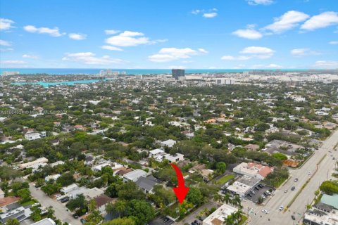 Terreno en venta en Fort Lauderdale, Florida № 1954263 - foto 2