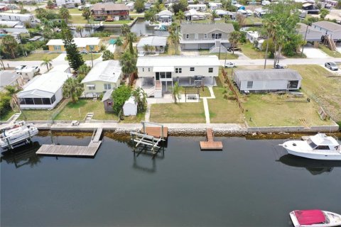 Снять в аренду квартиру в Гудзон, Флорида 11 комнат, 169.08м2, № 1786389 - фото 28