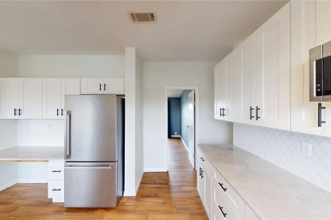 Снять в аренду квартиру в Гудзон, Флорида 11 комнат, 169.08м2, № 1786389 - фото 14