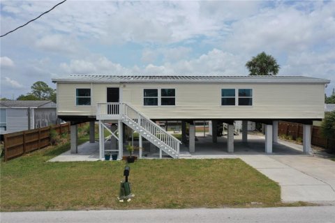 Снять в аренду квартиру в Гудзон, Флорида 11 комнат, 169.08м2, № 1786389 - фото 1